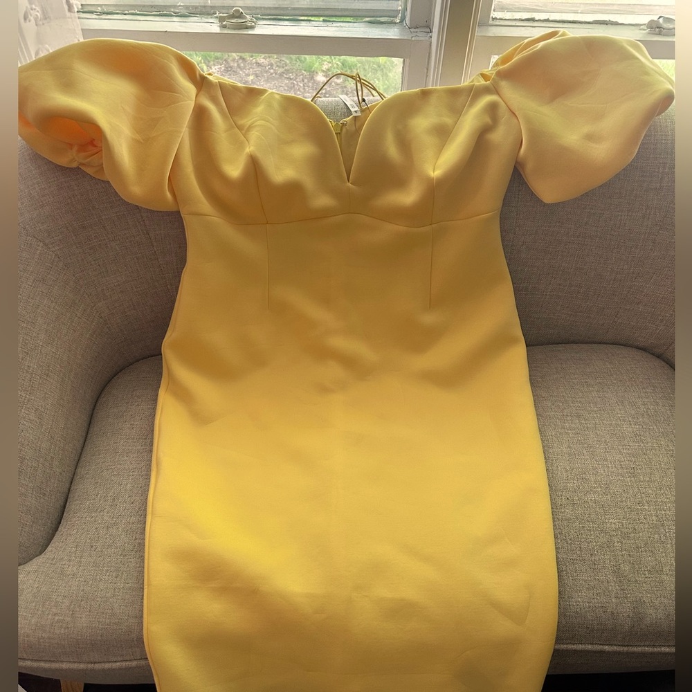 Very pretty dress ( for more pictures please message me )